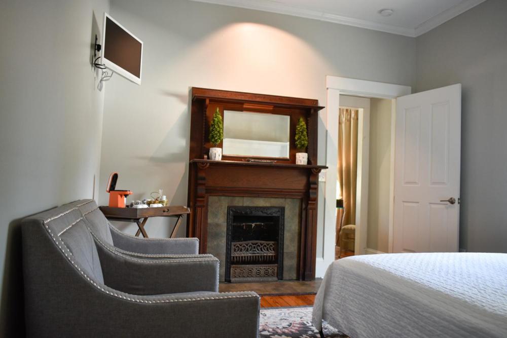 Sparrow Grove Manor Monroe Bilik gambar