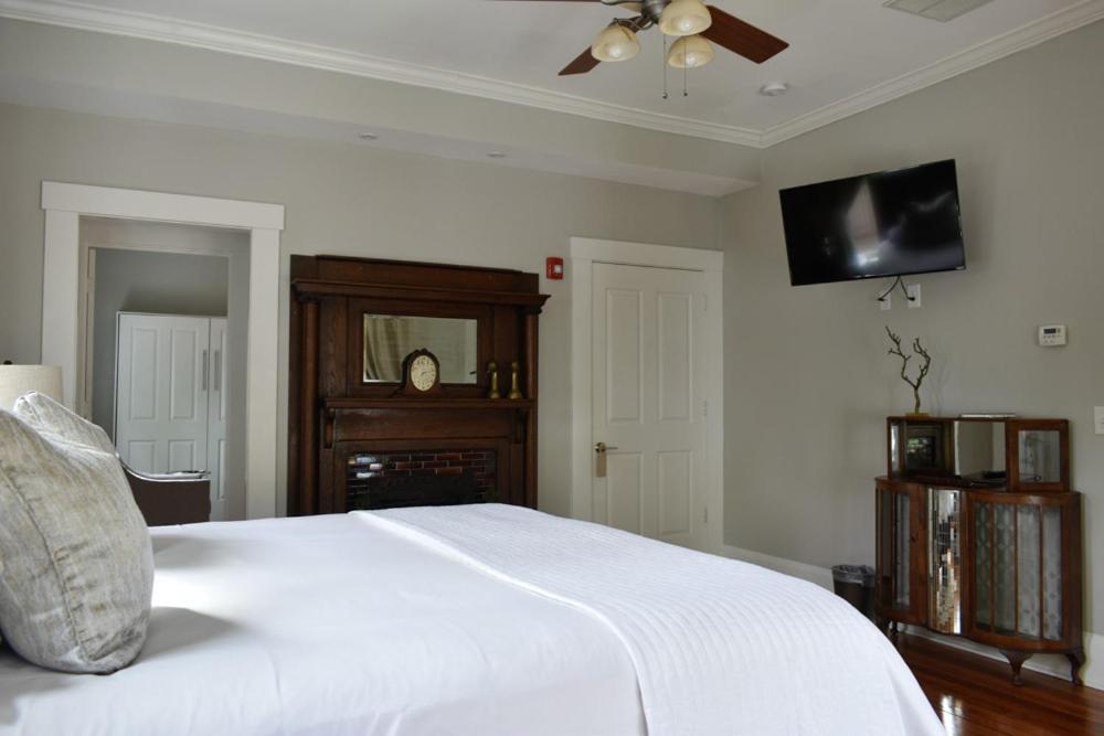 Sparrow Grove Manor Monroe Bilik gambar